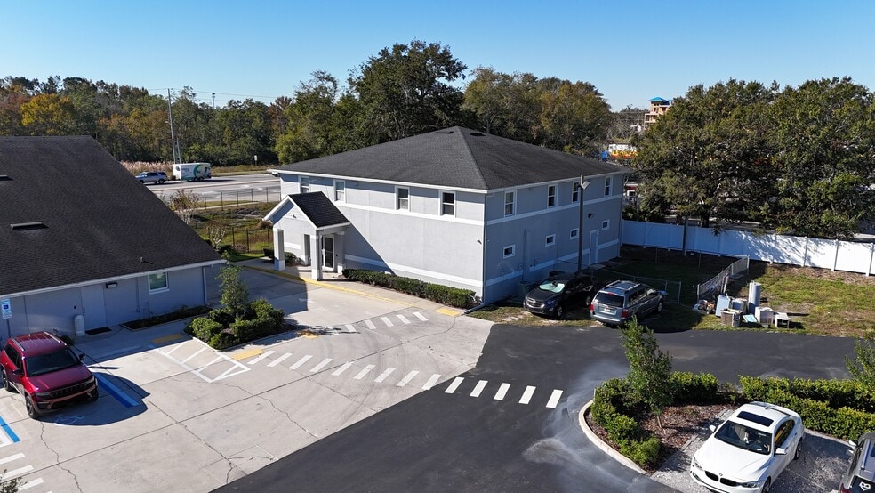 More Photos Of 140 Dog Track Rd, Longwood Office For Lease
