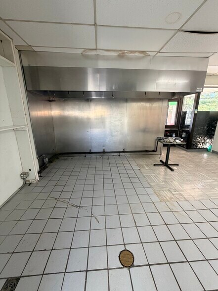 More Photos Of 709 N Main St, Glassboro Freestanding For Sale