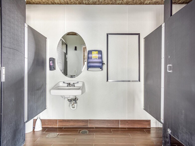 More Photos Of 200 N Main St, Dupo Specialty For Sale