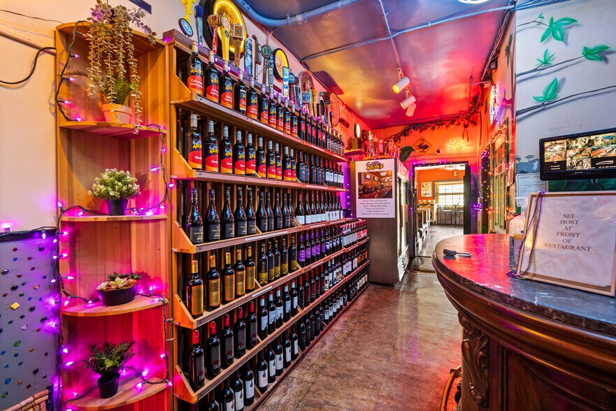 More Photos Of 3538 Columbia Pky, Cincinnati Restaurant For Sale