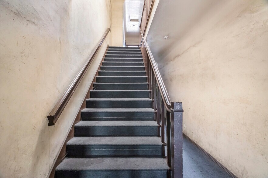 More Photos Of 2717 S Budlong Ave, Los Angeles Apartments For Sale