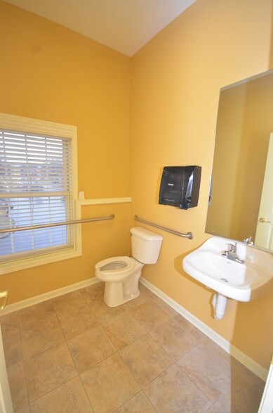 More Photos Of 10 Northwest Ave, Tallmadge Office For Sale