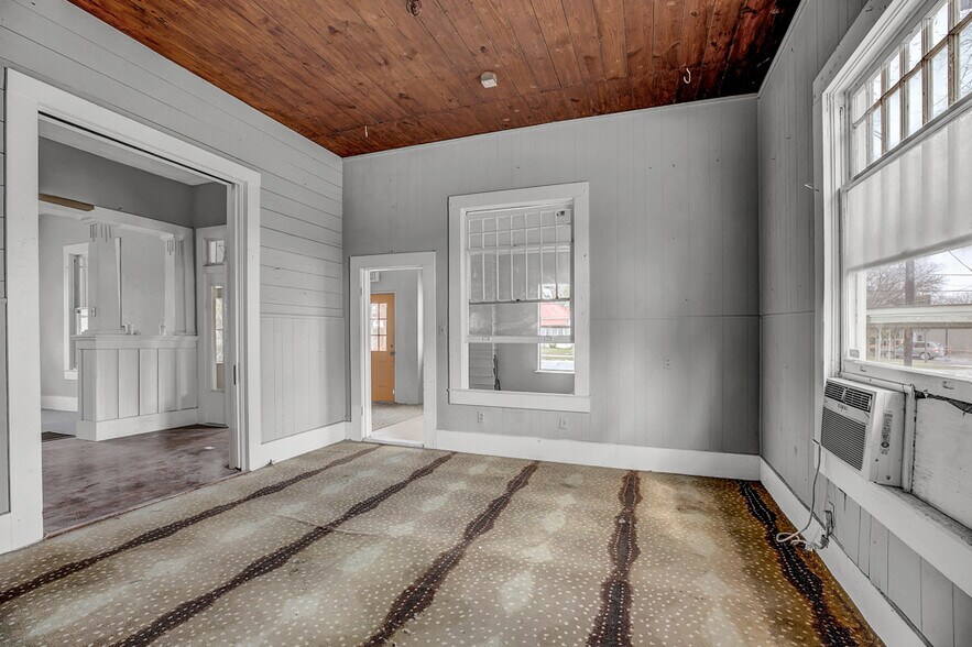 More Photos Of 650-664 S Seguin Ave, New Braunfels Land For Sale