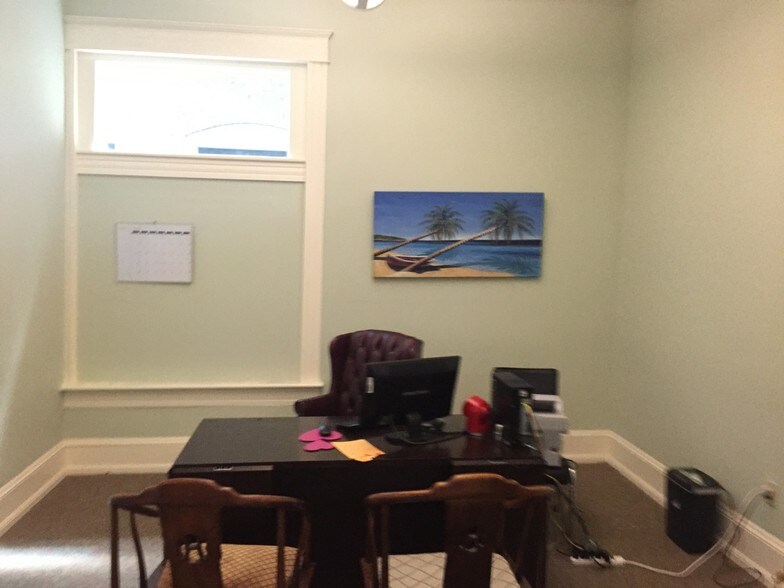 More Photos Of 1710 N 19th St, Tampa Office For Sale