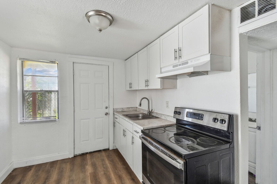 More Photos Of 1330-1334 Barnett St, Jacksonville Apartments For Sale