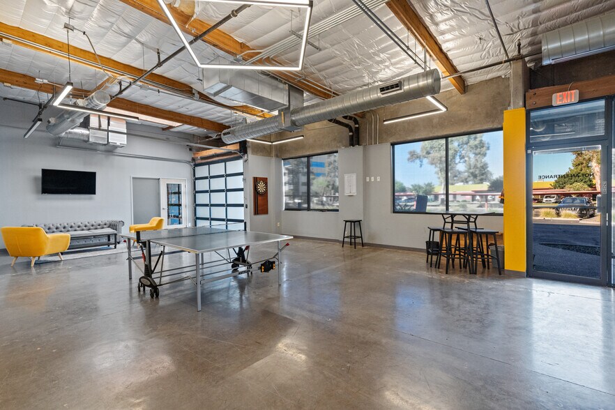More Photos Of 2410 W Royal Palm Rd, Phoenix Light Manufacturing For Sale