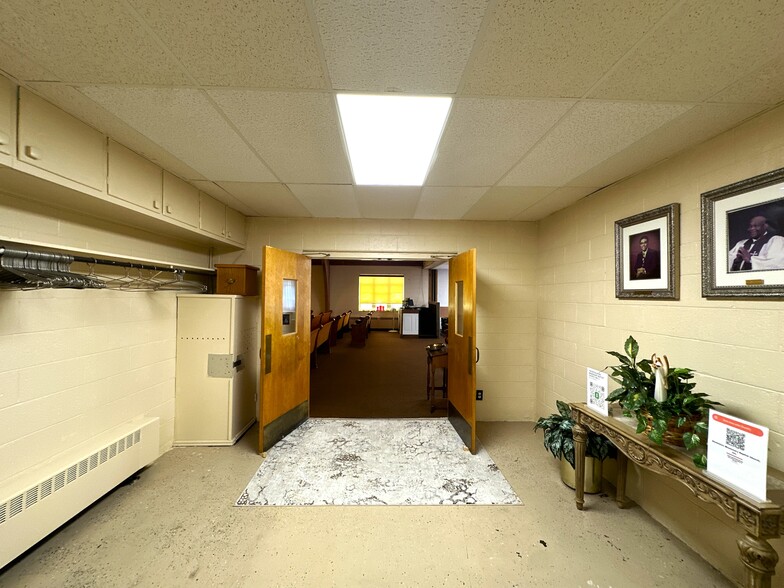 More Photos Of 1496 Swinger Dr, Dayton Religious Facility For Sale