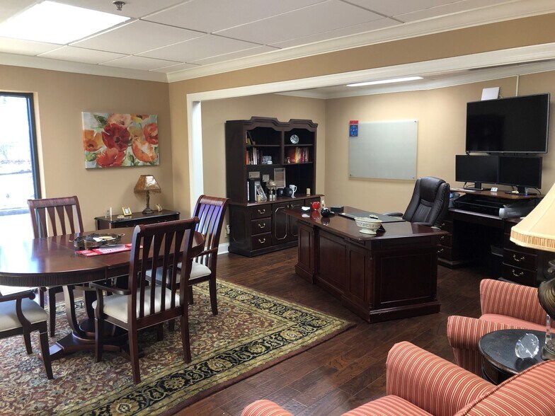 More Photos Of 3815 Interstate Ct, Montgomery Office For Lease