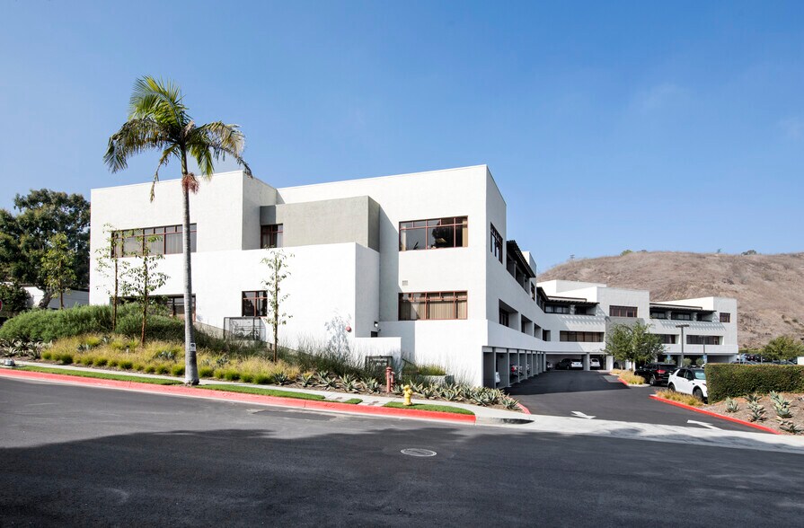 More Photos Of 25500 Hawthorne Blvd, Torrance Office For Lease