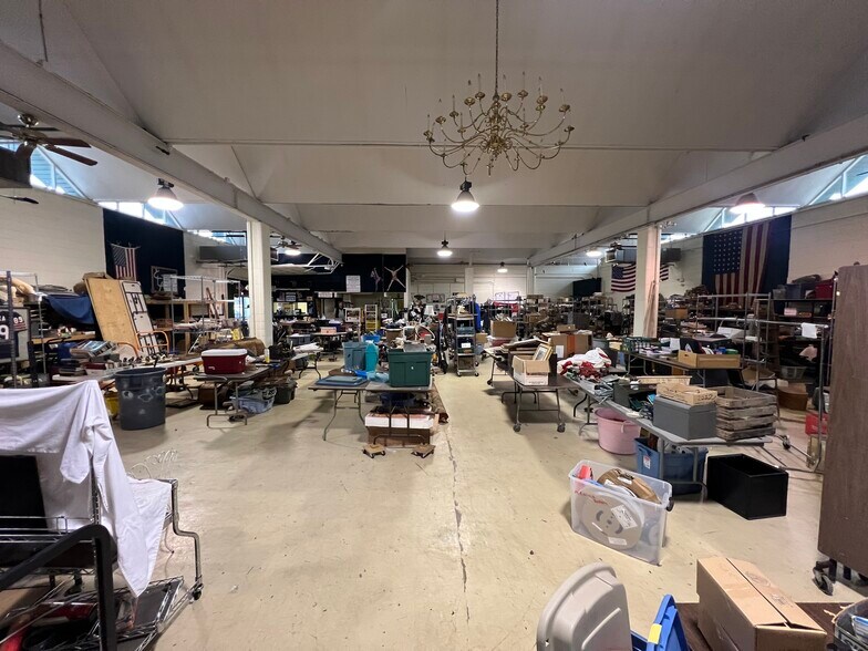 More Photos Of 675 College Dr, Batavia Warehouse For Sale