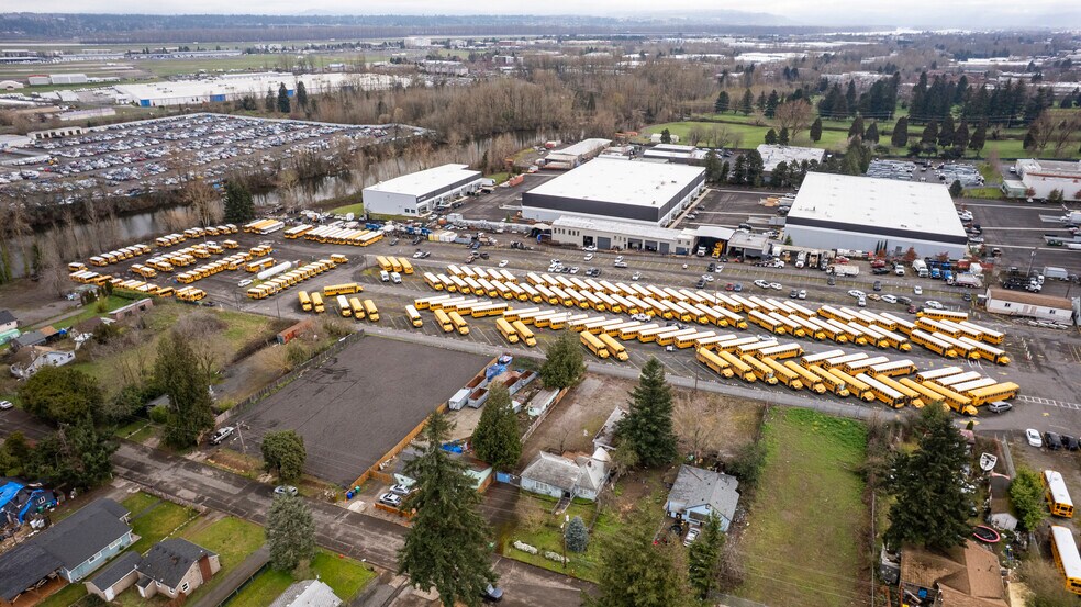More Photos Of 6350 NE 66th Ave, Portland Flex For Sale
