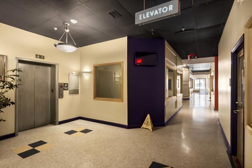 More Photos Of 9 N Loudoun St, Winchester Office For Sale