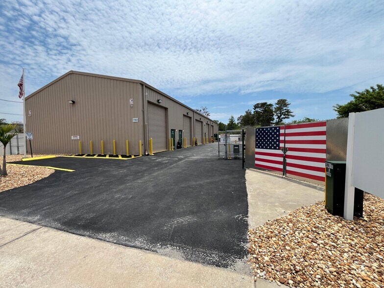 More Photos Of 743 Wesley Ave, Tarpon Springs Warehouse For Sale