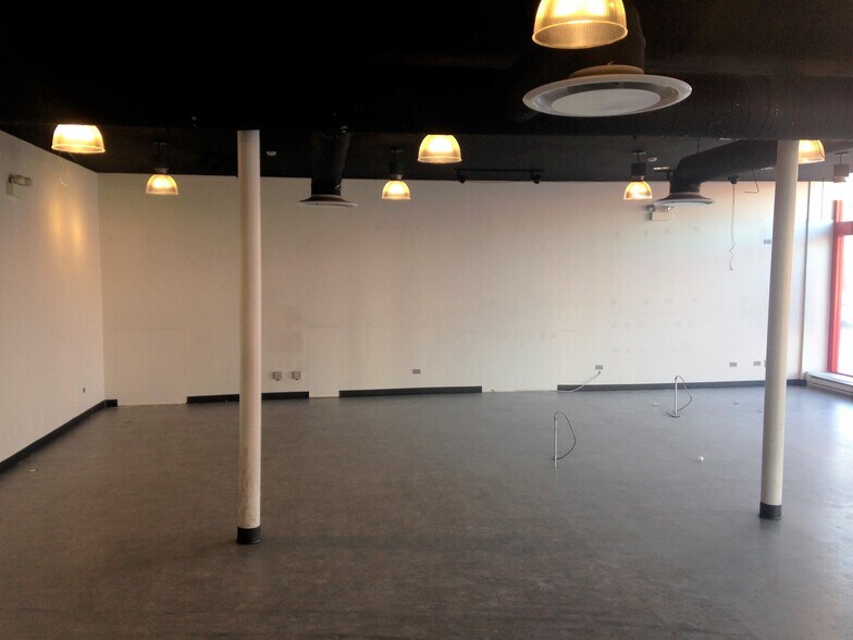 More Photos Of 3701 W 26th St, Chicago Storefront Retail Office For Lease