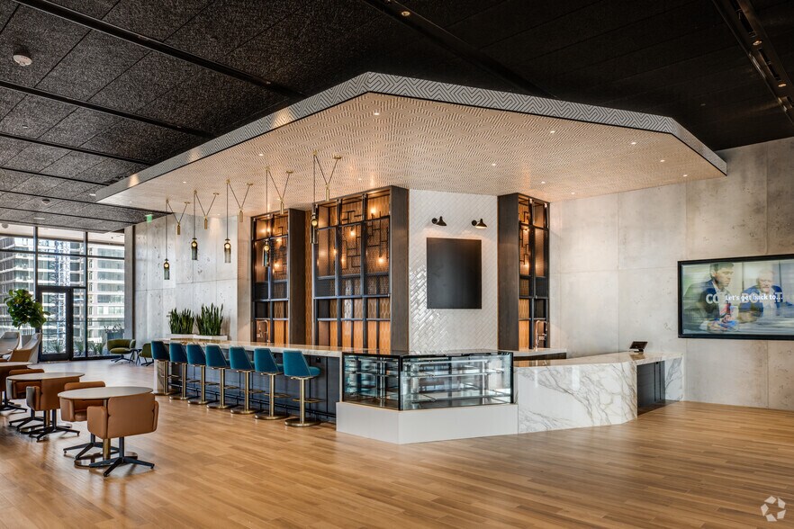 More Photos Of 405 Colorado St, Austin Office For Lease