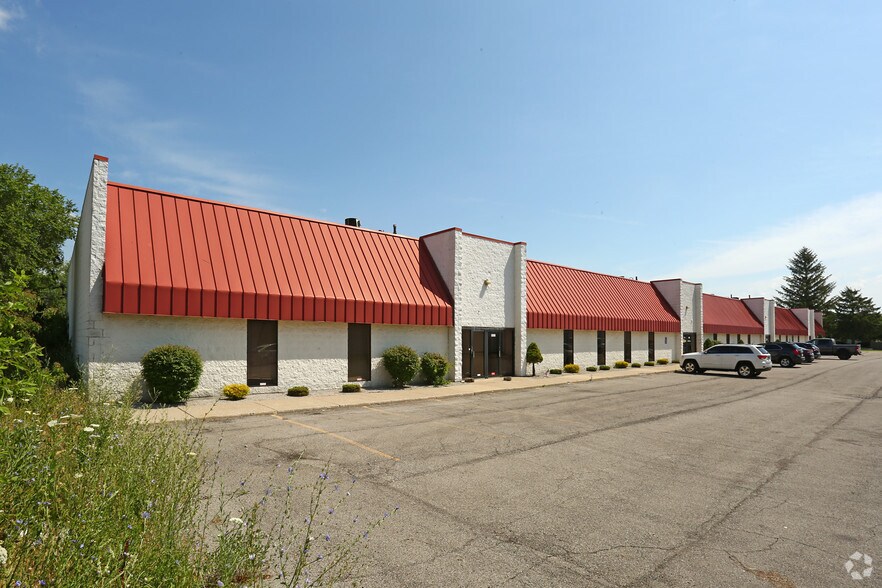 More Photos Of 12250-12264 Universal Dr, Taylor Warehouse For Lease