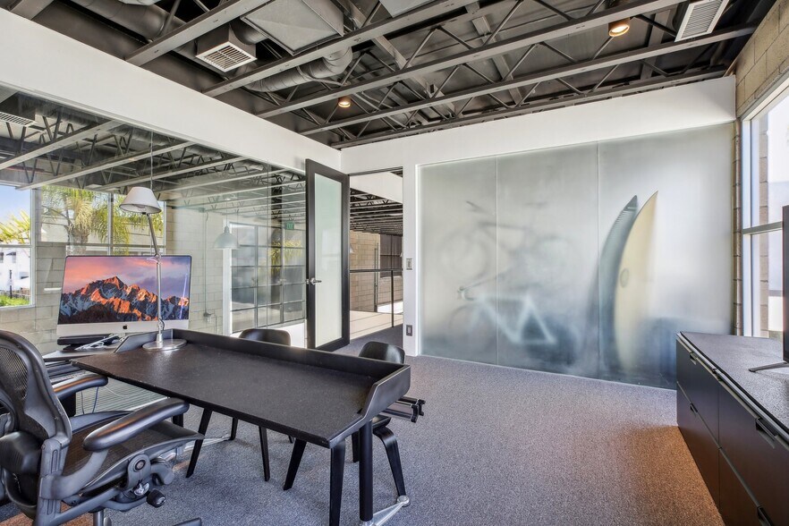 More Photos Of 411 30th St, Newport Beach Loft Creative Space For Sale