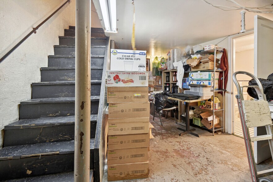 More Photos Of 3209 Mt Pleasant St NW, Washington Restaurant For Sale