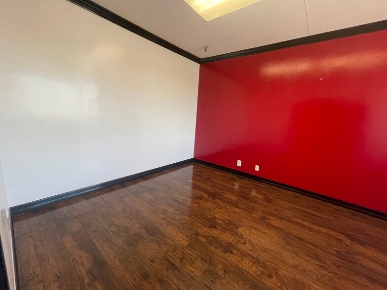 More Photos Of 902 N Grand Ave, Santa Ana Medical For Sale