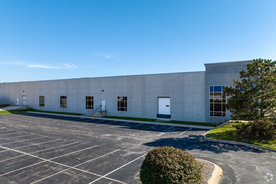 More Photos Of W233N2095 Ridgeview Pky, Waukesha Warehouse For Lease