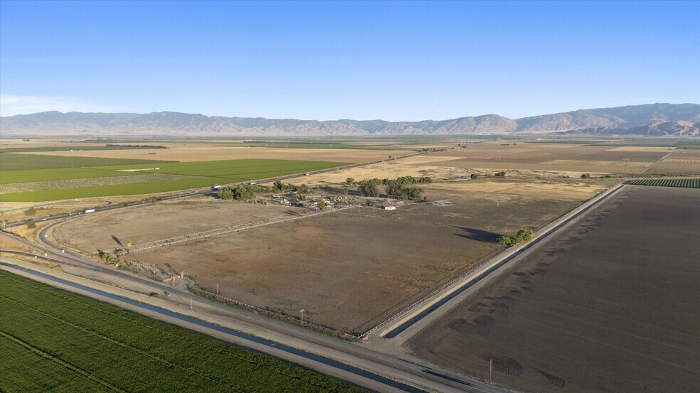 More Photos Of 8661 Herring Rd, Bakersfield Land For Sale