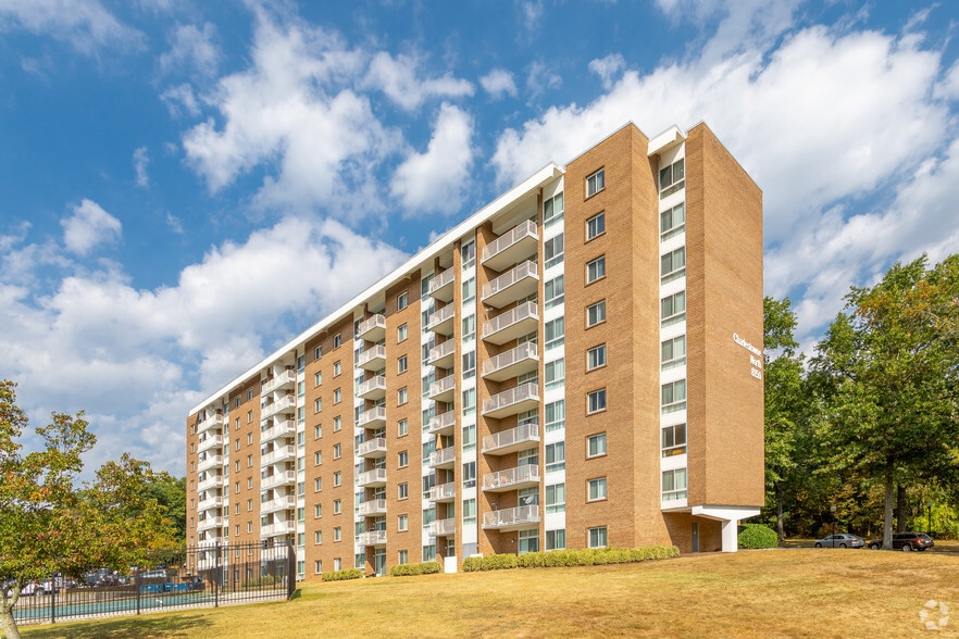 More Photos Of 8150 Lakecrest Dr, Greenbelt Apartments For Sale