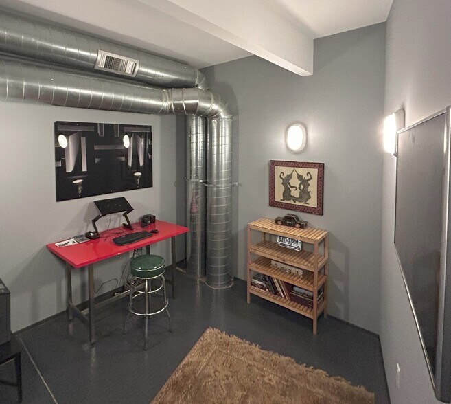 More Photos Of 65 Oak Rd, West Haven Warehouse For Sale