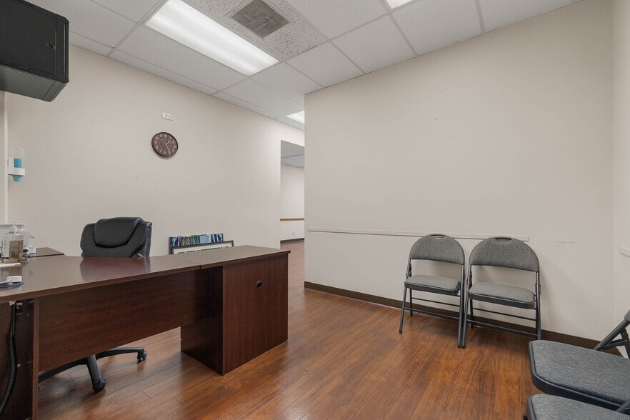 More Photos Of 98-1247 Kaahumanu St, Aiea Office For Sale