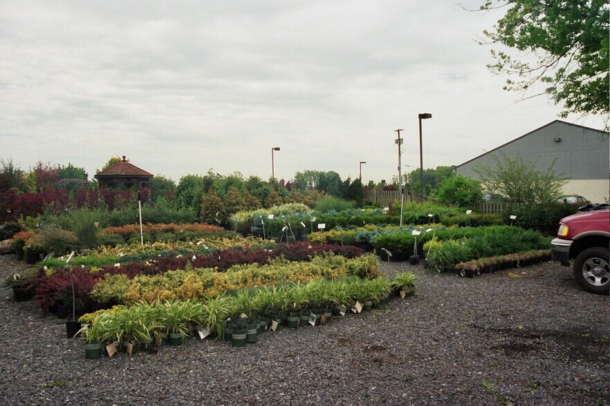 More Photos Of 434 Oakshade Rd, Shamong Garden Center For Sale