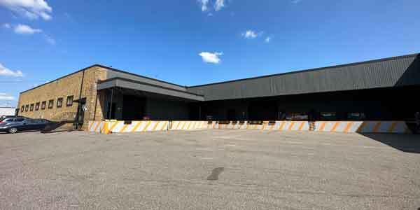 More Photos Of 845 E Hennepin Ave, Minneapolis Warehouse For Lease