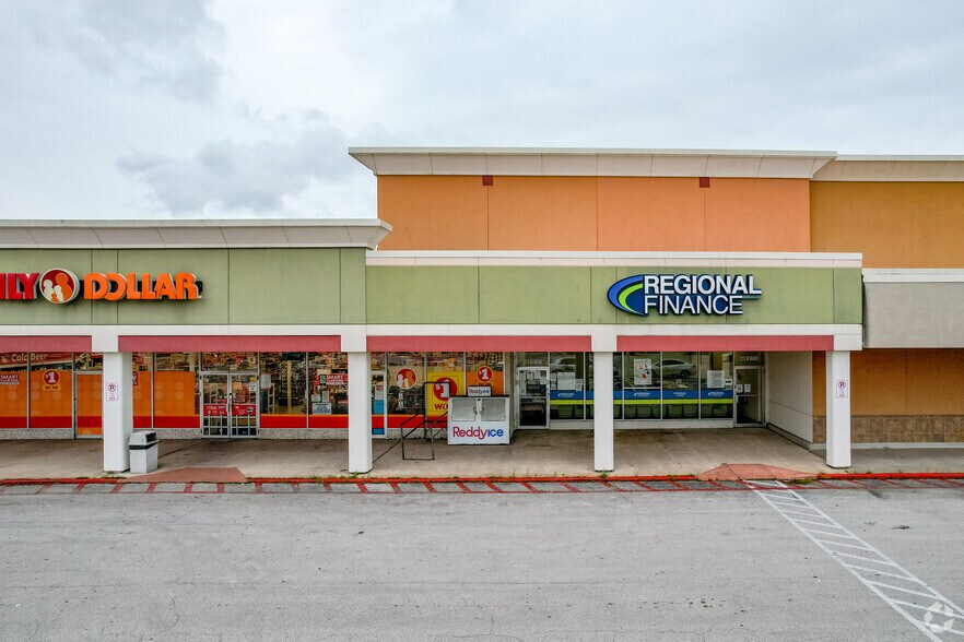 More Photos Of 151-395 W Main St, League City Unknown For Lease