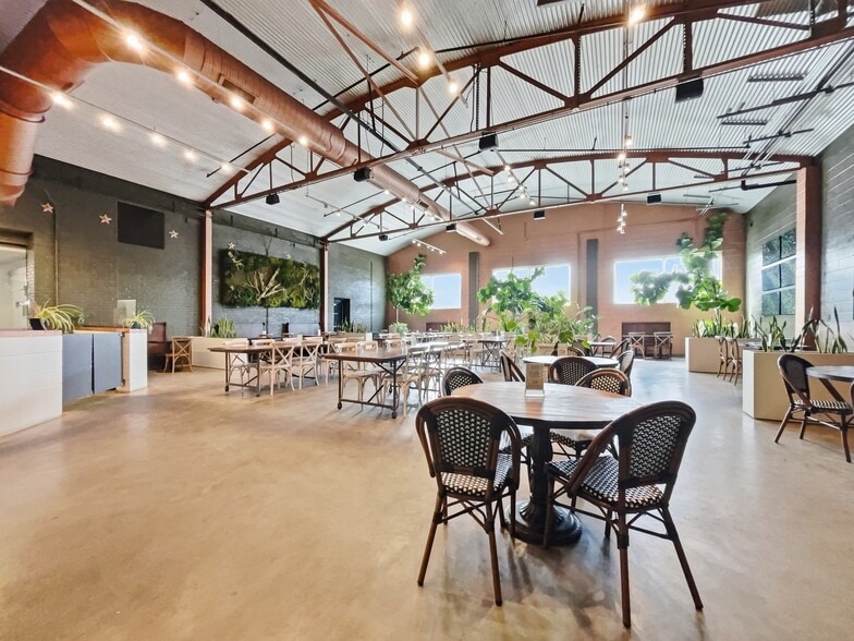 More Photos Of 1430 W Franklin St, Evansville General Retail For Sale