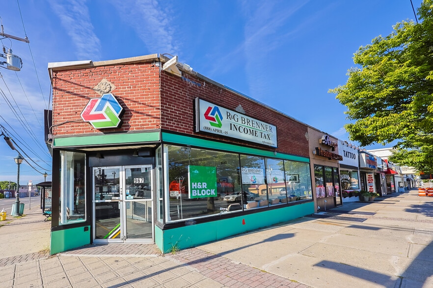 More Photos Of 967-983 Hempstead Tpke, Franklin Square Storefront For Sale