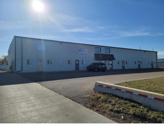 More Photos Of 11113 83 Av, Fort Saskatchewan Warehouse For Sale