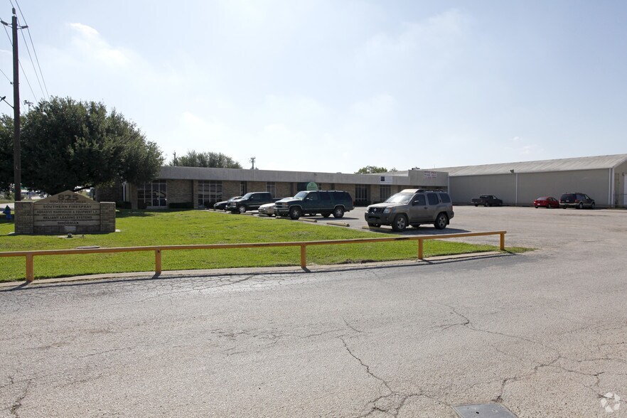 More Photos Of 825 S Loop Fwy W, Houston Light Manufacturing For Lease