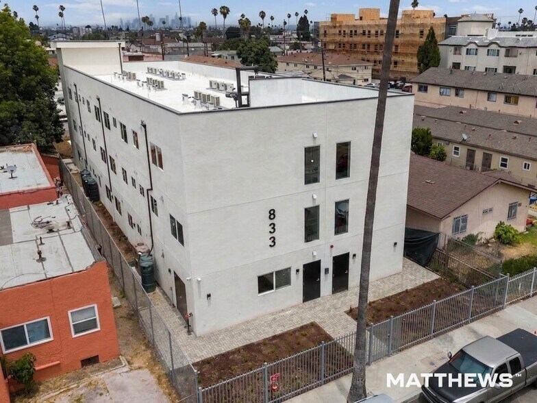 More Photos Of 833 W 84th St, Los Angeles Apartments For Sale