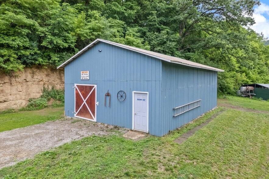 More Photos Of 15315 County Road 25, Rollingstone Flex For Sale