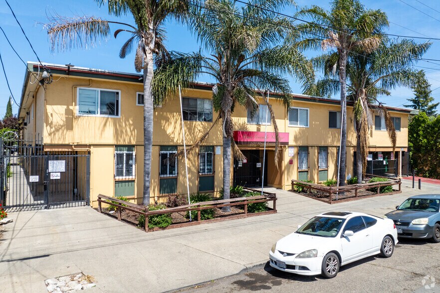 More Photos Of 2124 90th Ave, Oakland Apartments For Sale