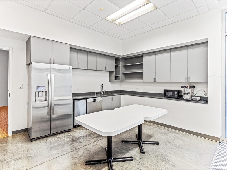 More Photos Of 76 Jupiter Rd, Weaverville Manufacturing For Lease