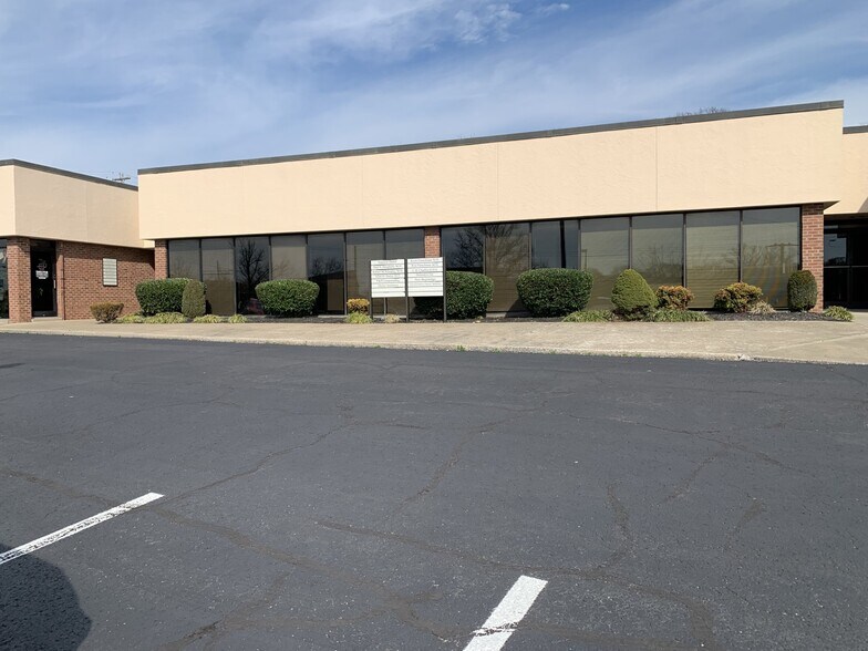 More Photos Of 107 Imperial Blvd, Hendersonville Office For Lease