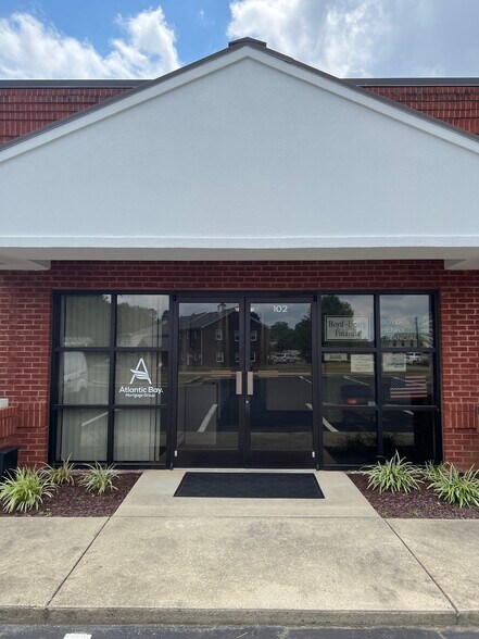 More Photos Of 508 Holly Hill Ln, Burlington Office Residential For Lease