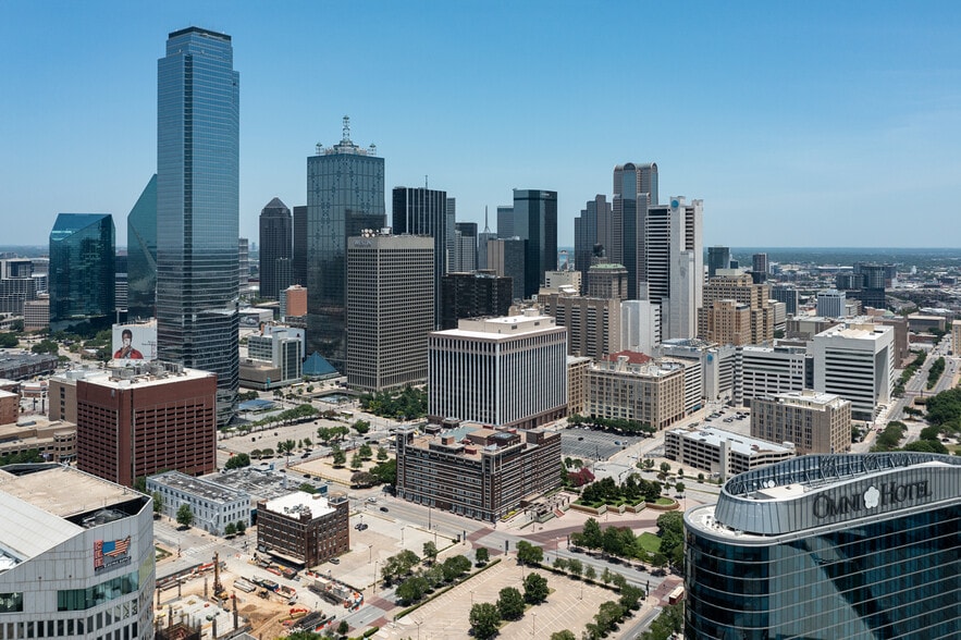 More Photos Of 900 Jackson St, Dallas Office For Lease