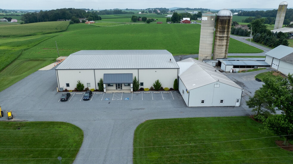 Primary Photo Of 608 Fairview Rd, Manheim Specialty For Lease