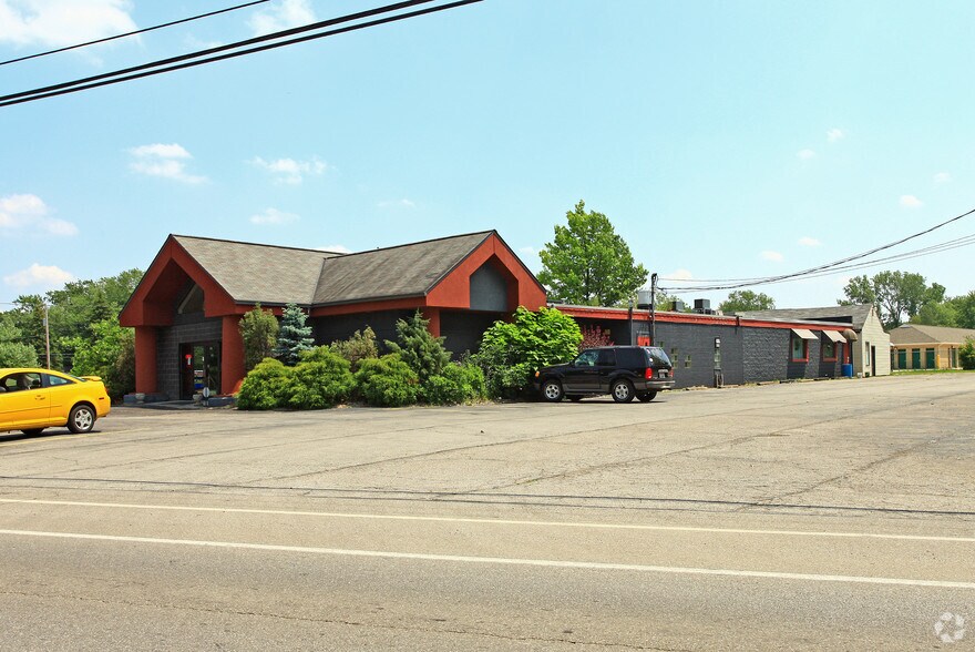 More Photos Of 5348 E Lake Rd, Sheffield Lake Restaurant For Sale