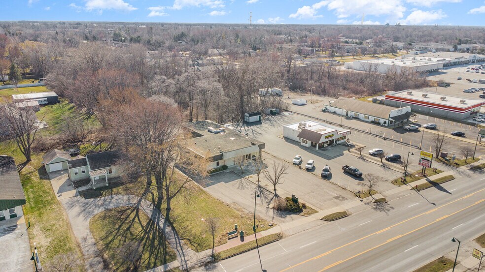 More Photos Of 3588 Center Ave, Essexville Medical For Sale