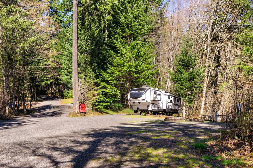 More Photos Of 112 Bylin Rd, Stevenson Trailer Camper Park For Sale