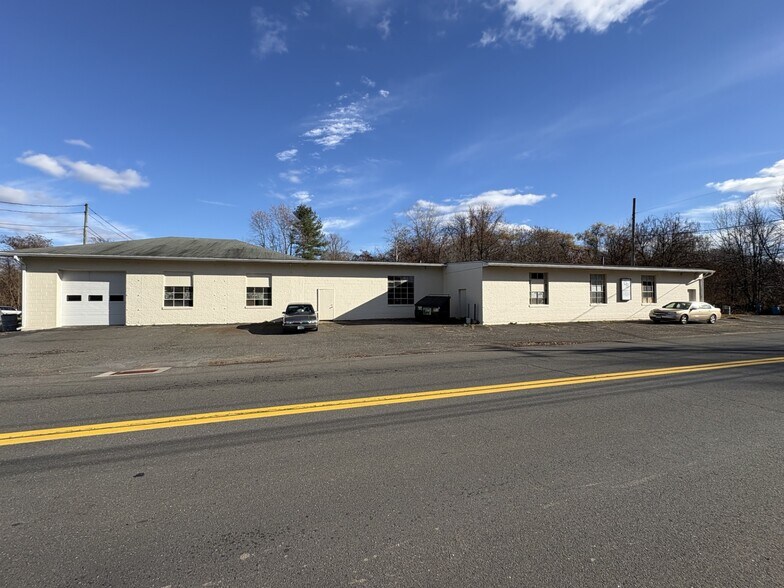 Primary Photo Of 201 Atwater St, Plantsville Manufacturing For Sale