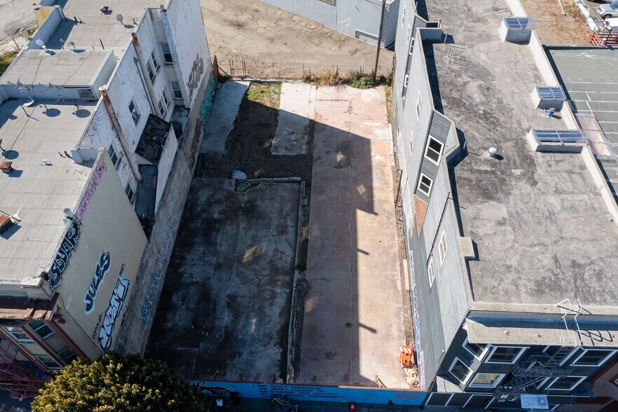 More Photos Of 2321-2323 San Pablo Ave, Oakland Warehouse For Sale