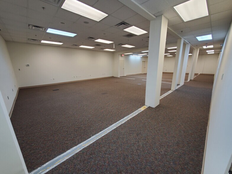 More Photos Of 3619 Richmond Hwy, Stafford Light Distribution For Lease