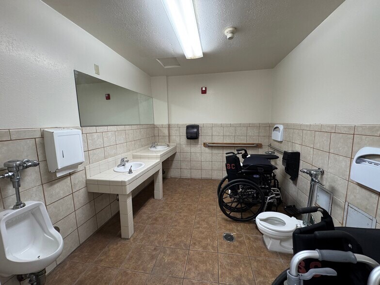 More Photos Of 5315 Denker Ave, Los Angeles Storefront Retail Office For Lease